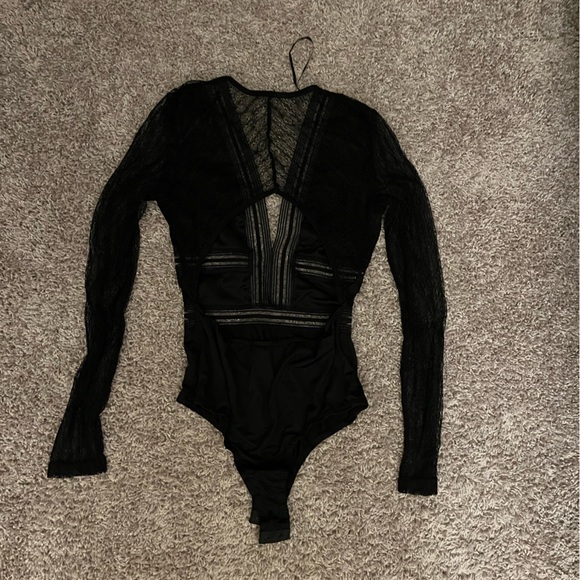 Casita Black Sheer Lace Long Sleeve Bodysuit - Picture 3 of 3